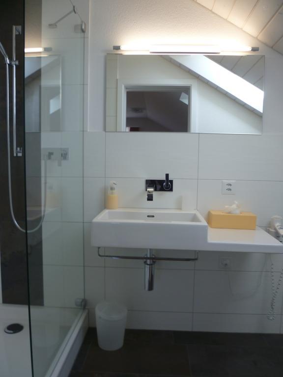 Hotel Speiserestaurant Bahnhof Güttingen Værelse billede