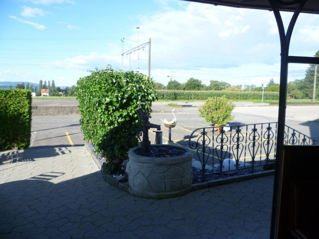 Hotel Speiserestaurant Bahnhof Güttingen Eksteriør billede