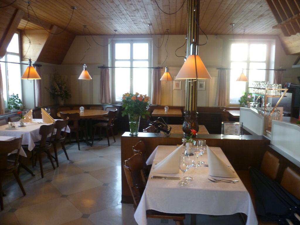 Hotel Speiserestaurant Bahnhof Güttingen Eksteriør billede