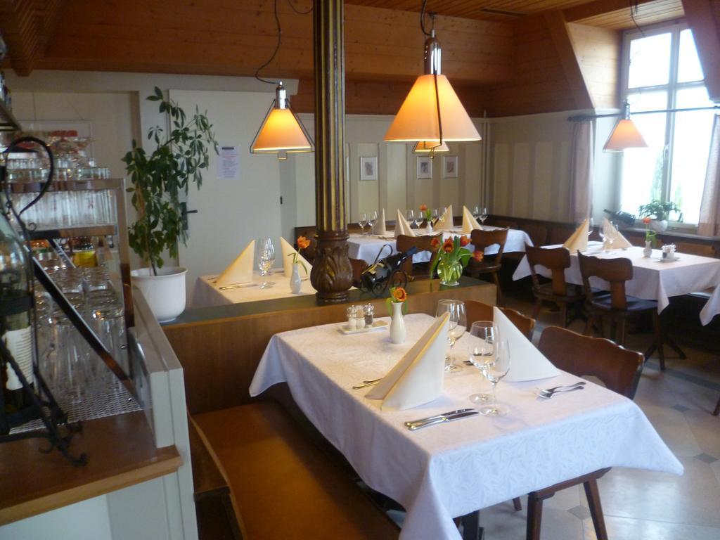 Hotel Speiserestaurant Bahnhof Güttingen Eksteriør billede