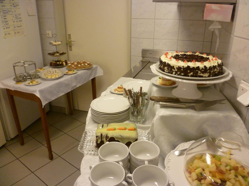 Hotel Speiserestaurant Bahnhof Güttingen Eksteriør billede