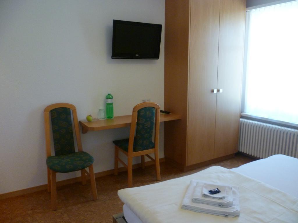 Hotel Speiserestaurant Bahnhof Güttingen Eksteriør billede