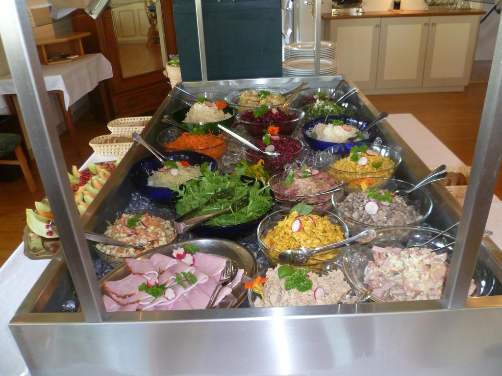 Hotel Speiserestaurant Bahnhof Güttingen Eksteriør billede